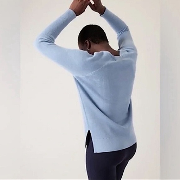 Athleta Hanover Refined Merino Wool Vneck Pullover Sweater Size Small Light Blue - Picture 3 of 13
